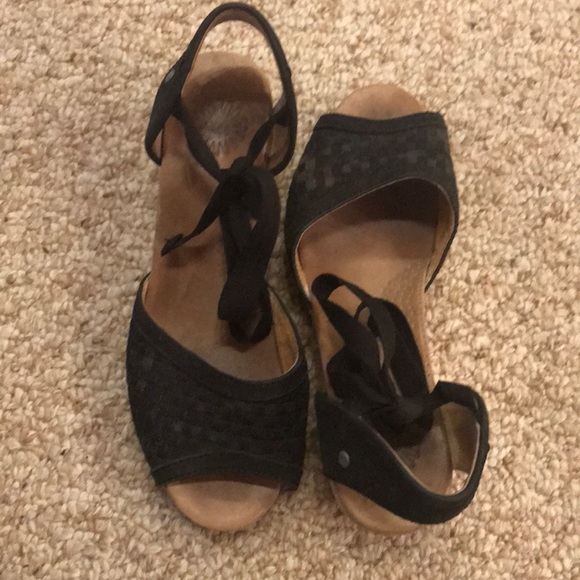 Ugg ankle tie sandals - Picture 2 of 7